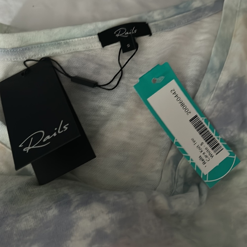 NWT RAILS CARA V NECK RAINBOW TIE Dye size Small - Picture 4 of 8